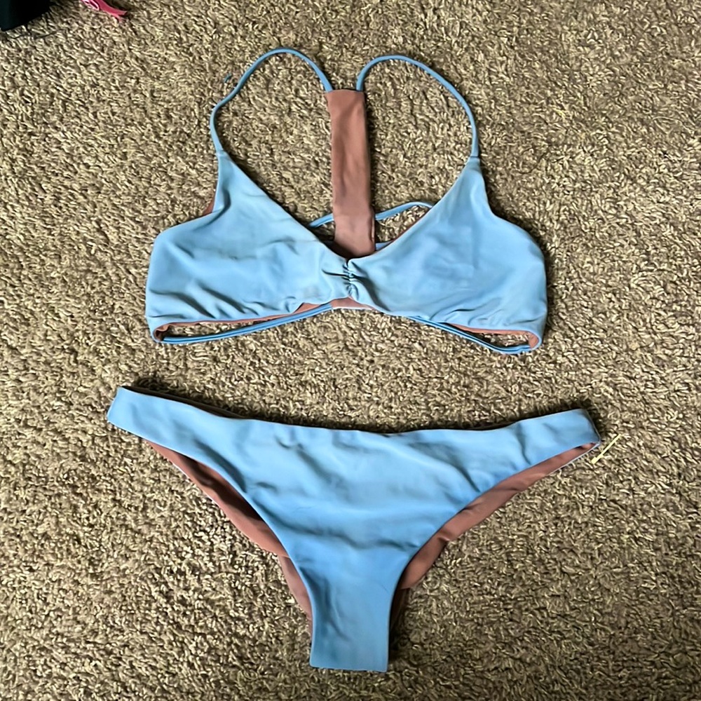 CLOSET CLEANOUT!! Pacsun reversible bikini set FOR SALE